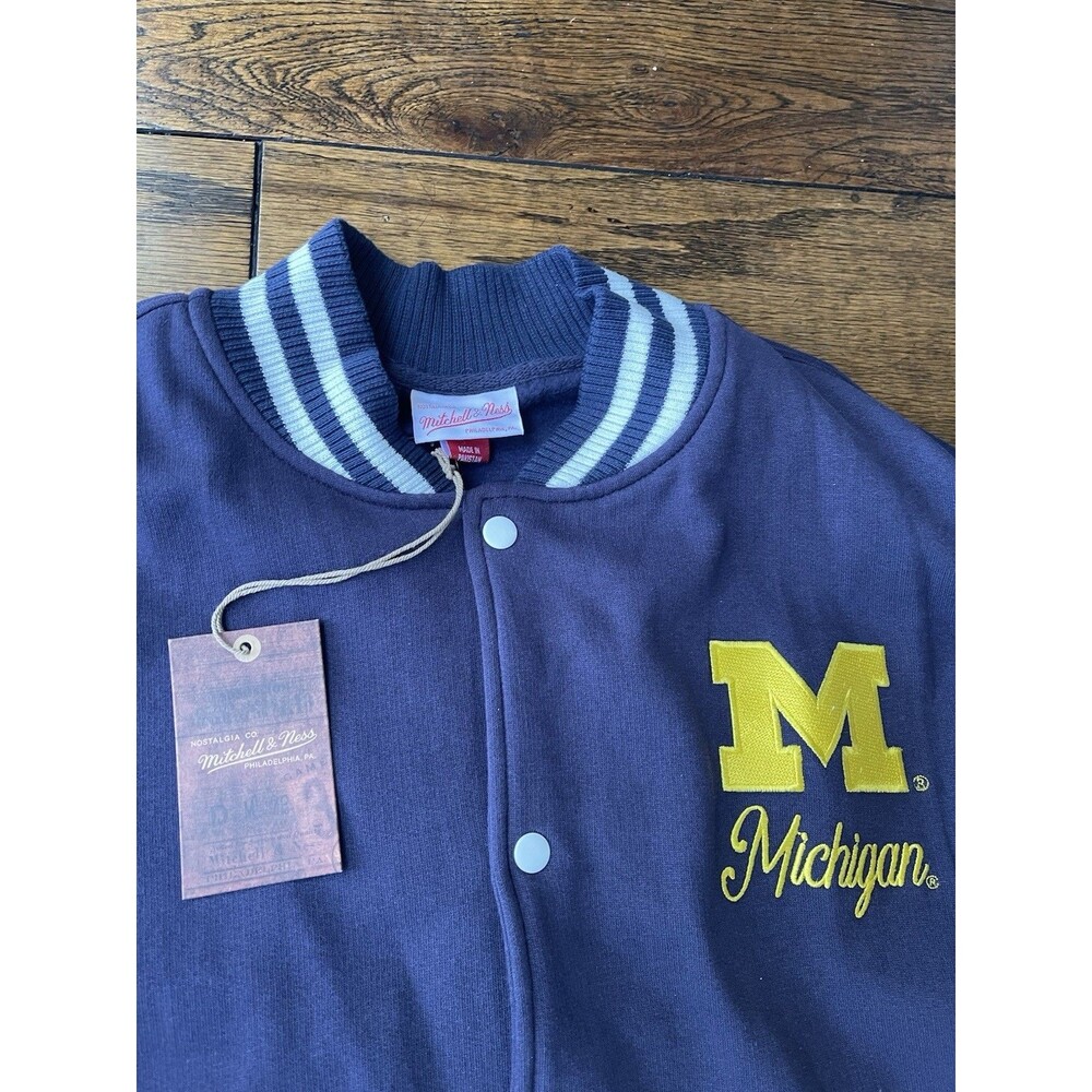 U Of M Michigan Jacket  Large Tall - Picture 5 of 11